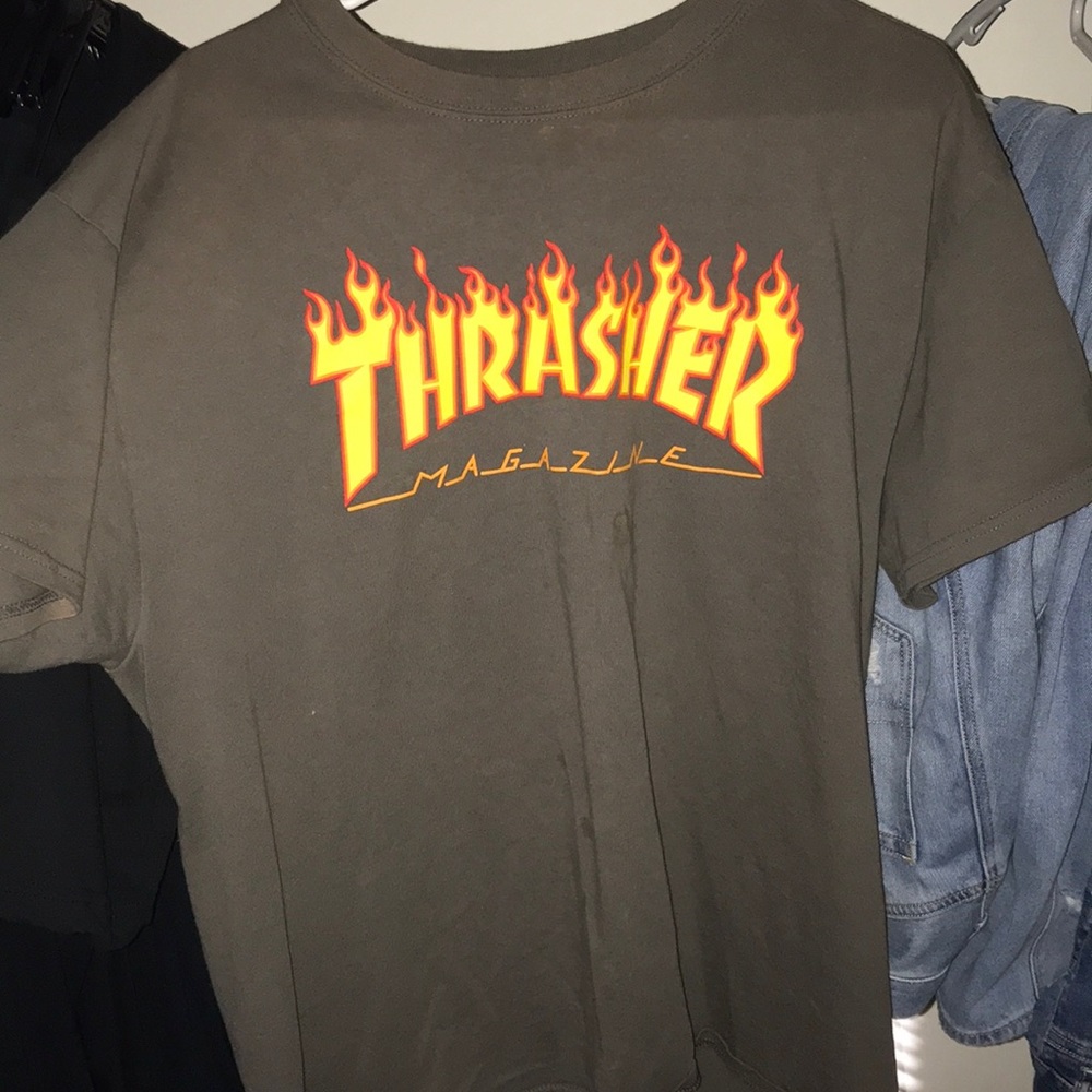 Im selling a thrasher T-shirt in